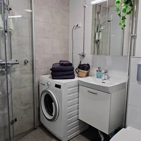 Valoisa Yksioe Parvekkeella Apartamento *