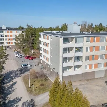 Valoisa Yksioe Parvekkeella