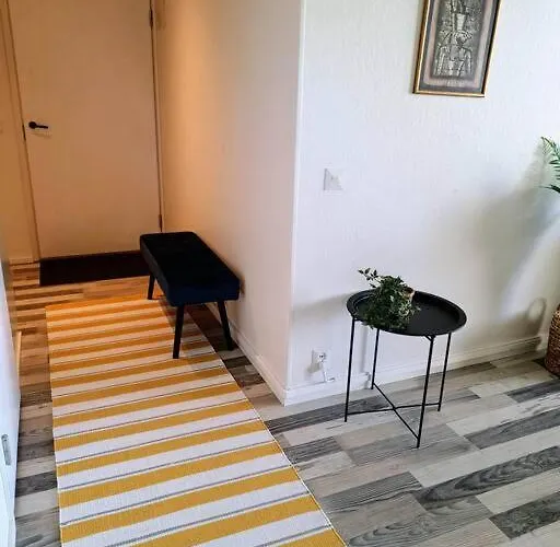 Valoisa Yksioe Parvekkeella Apartmán